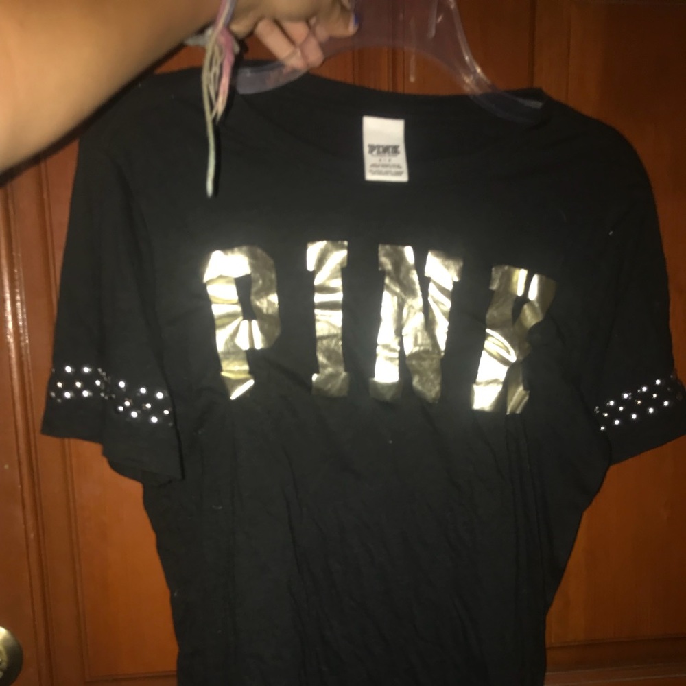 vs pink shirt